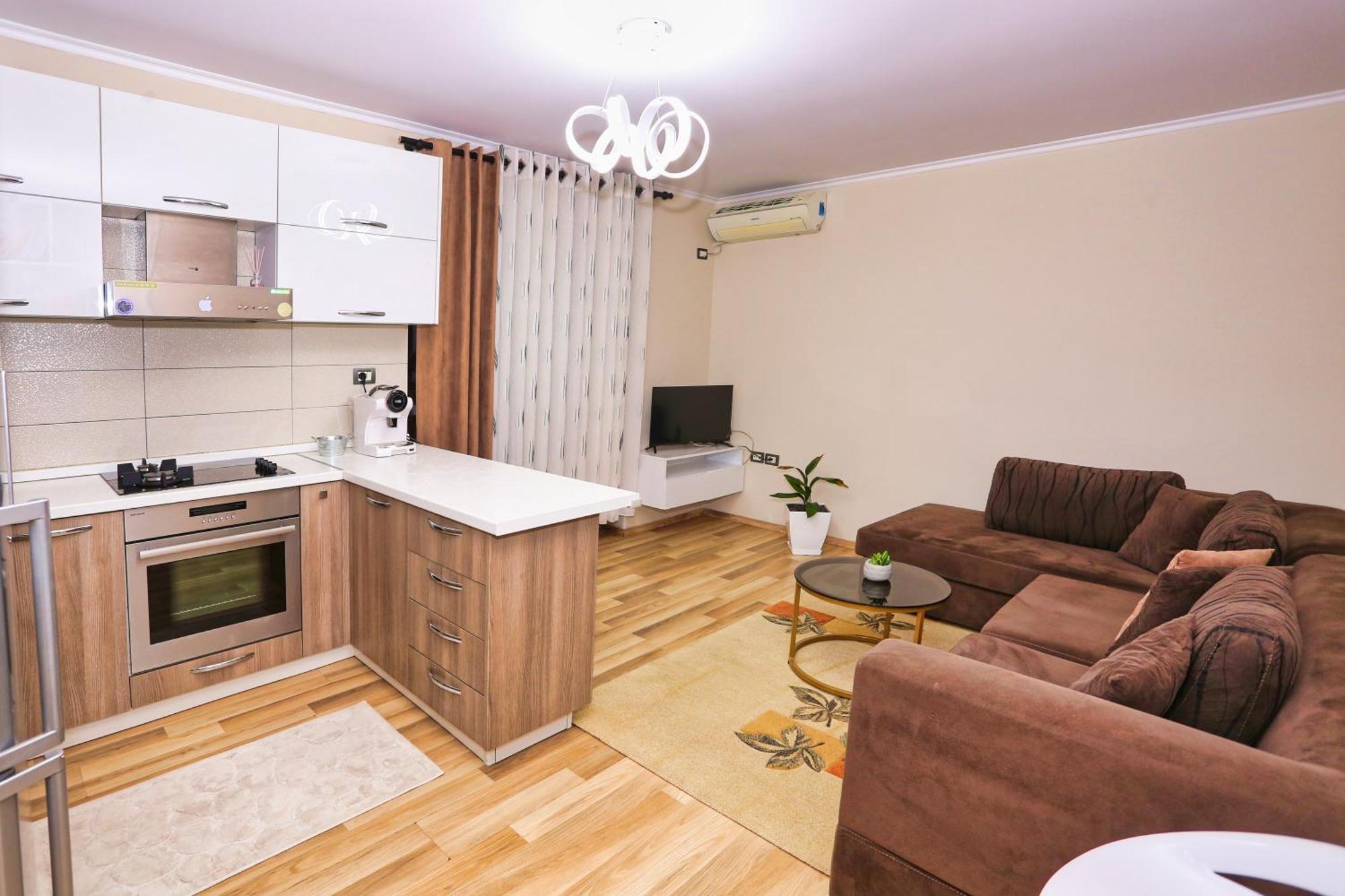 R&B City Center Apartment Tirana Esterno foto