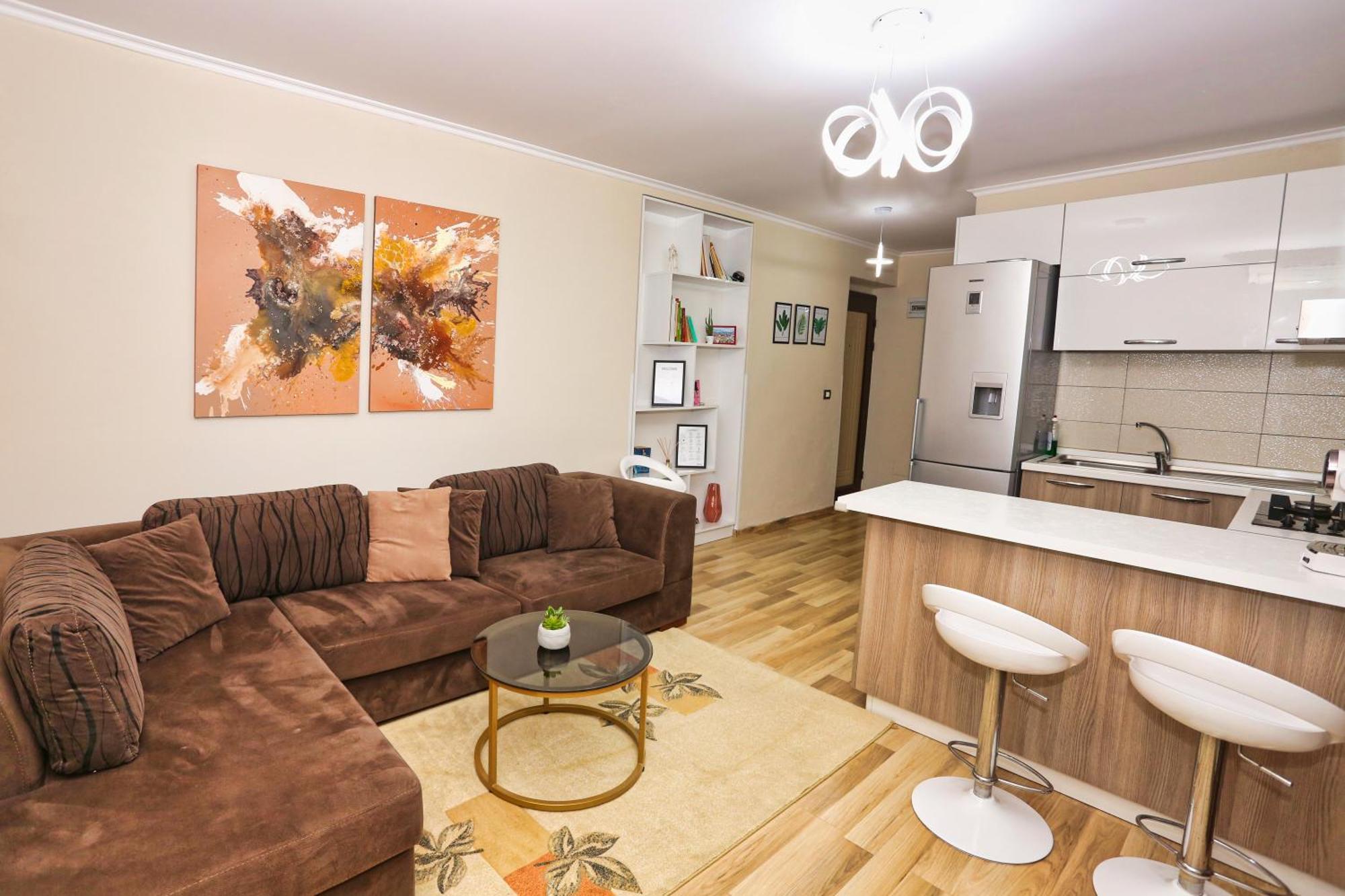 R&B City Center Apartment Tirana Esterno foto