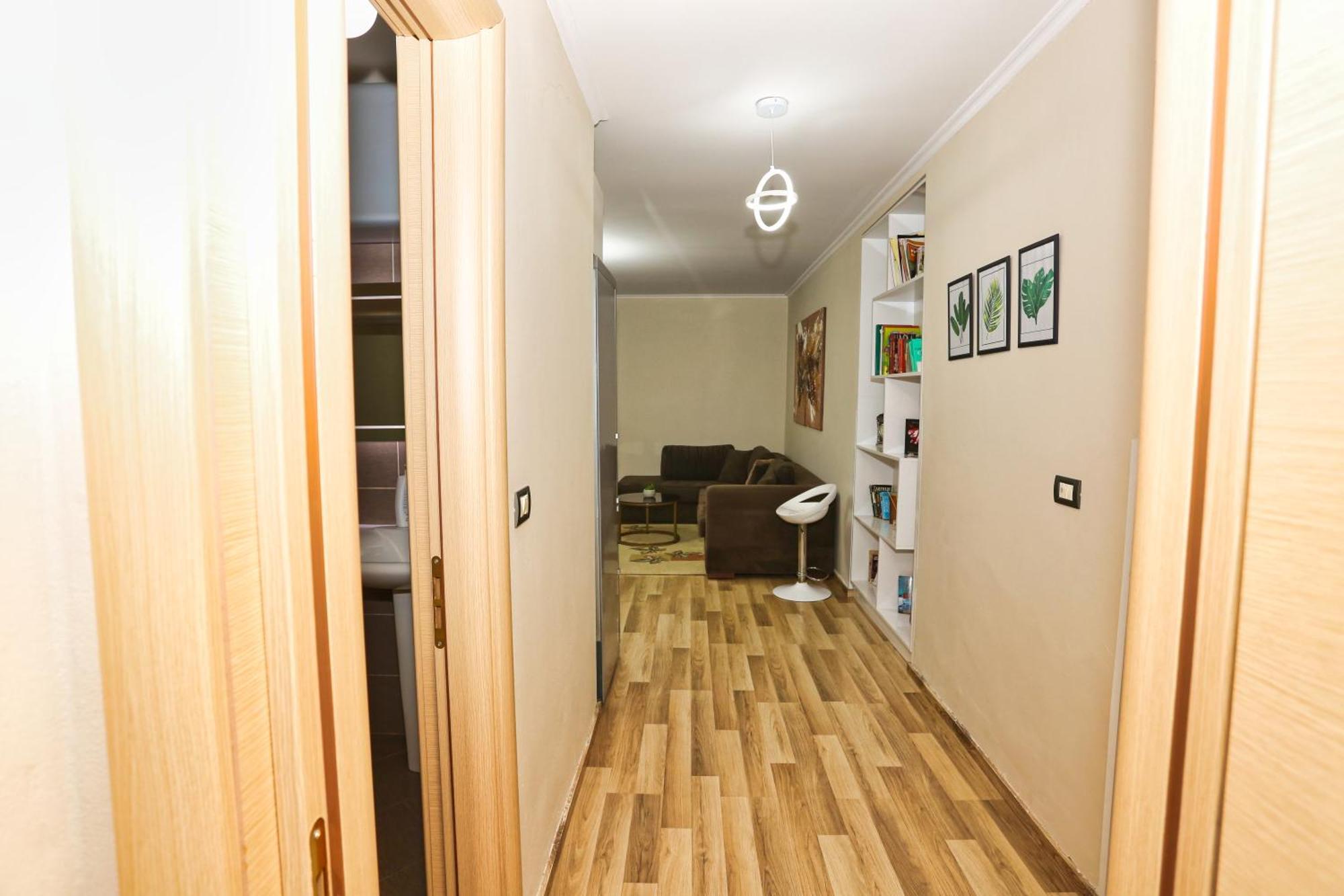 R&B City Center Apartment Tirana Esterno foto