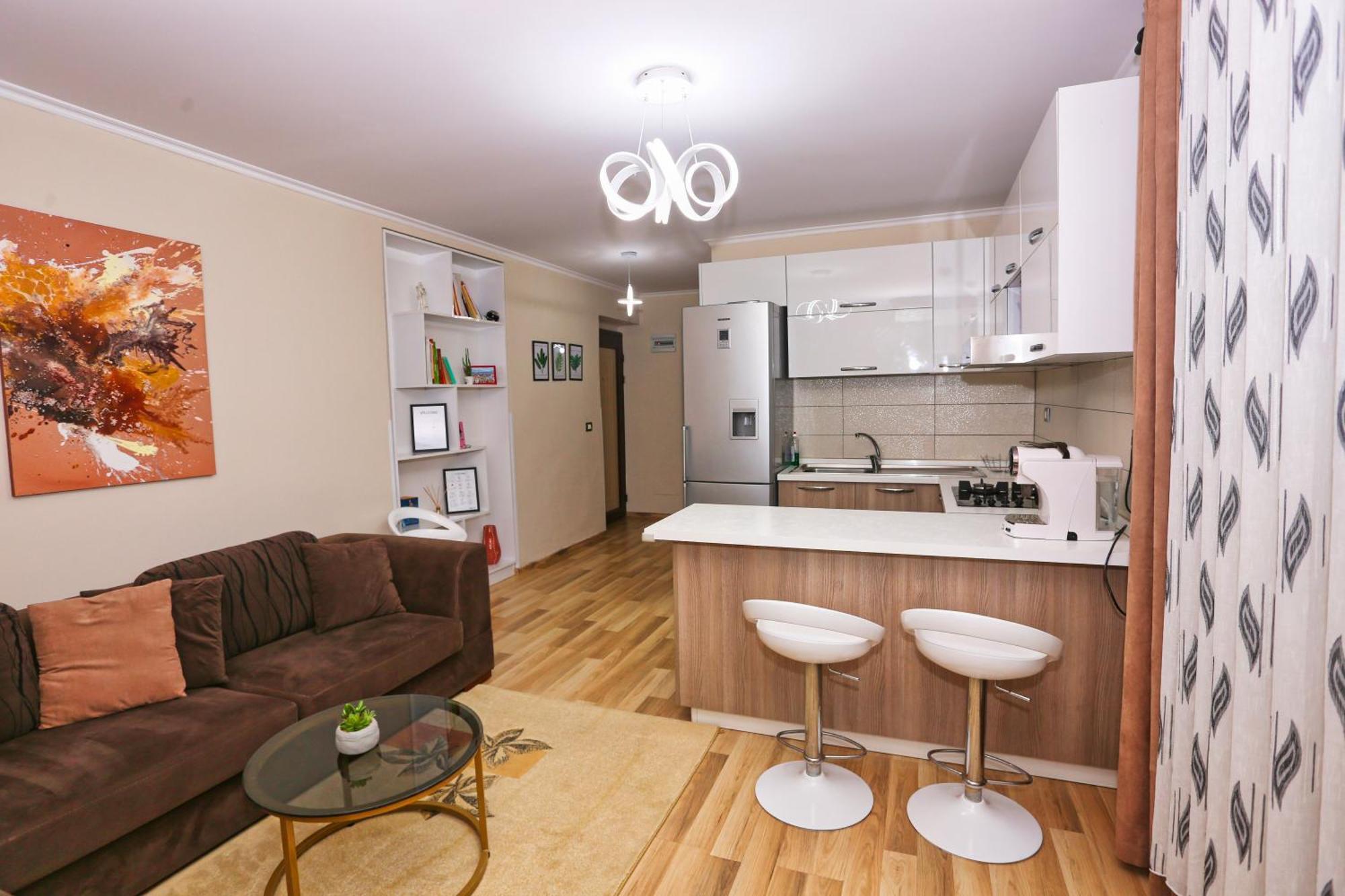 R&B City Center Apartment Tirana Esterno foto