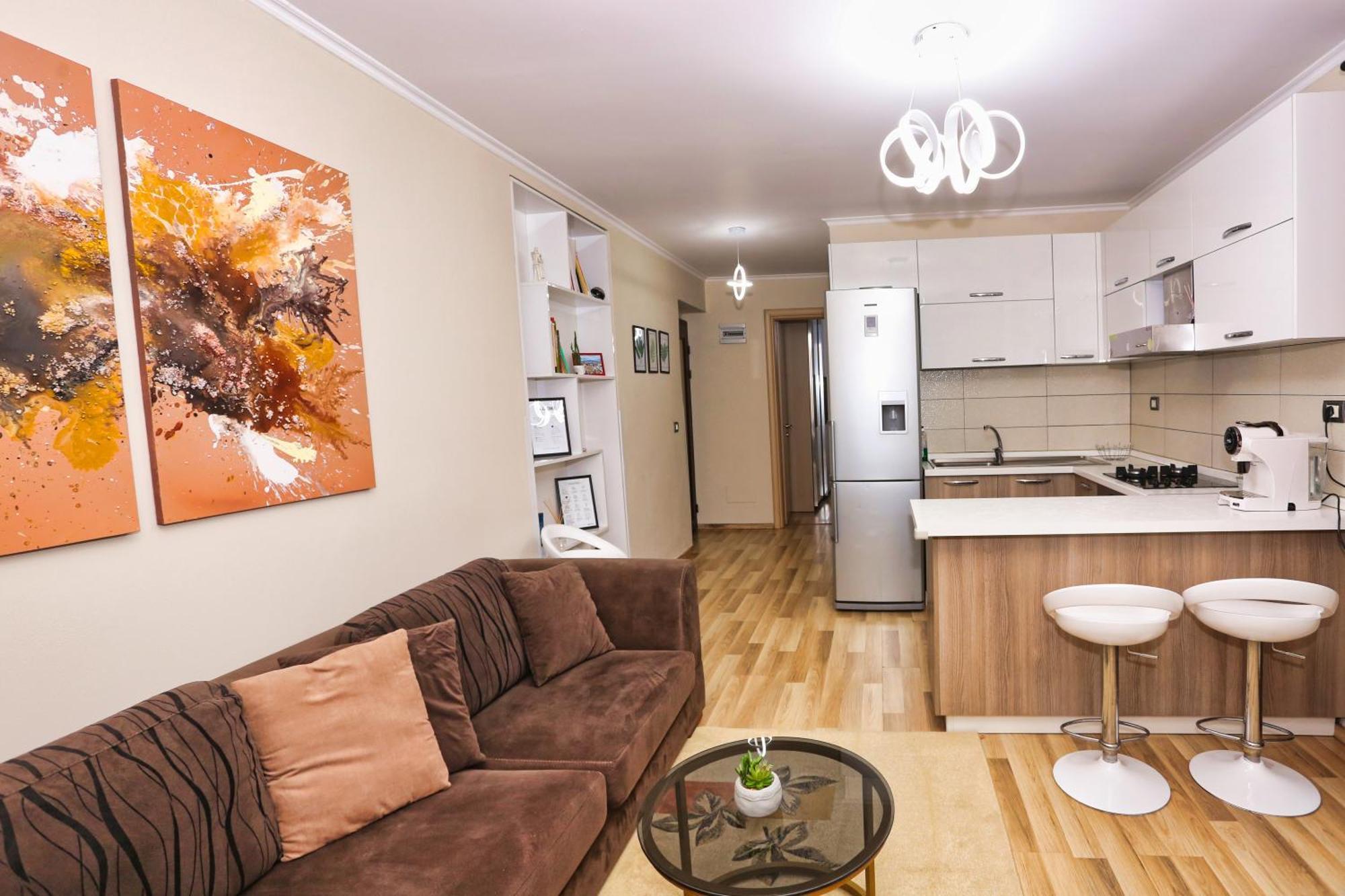 R&B City Center Apartment Tirana Esterno foto