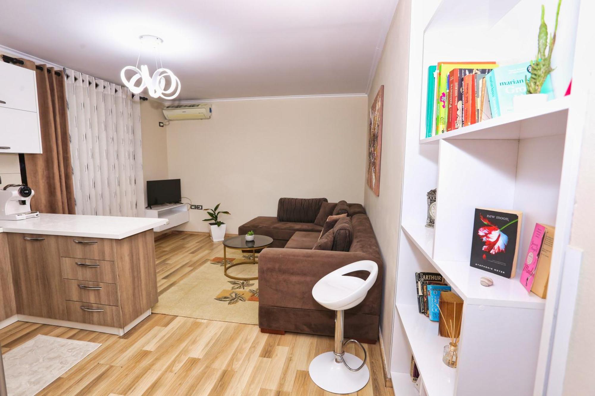 R&B City Center Apartment Tirana Esterno foto