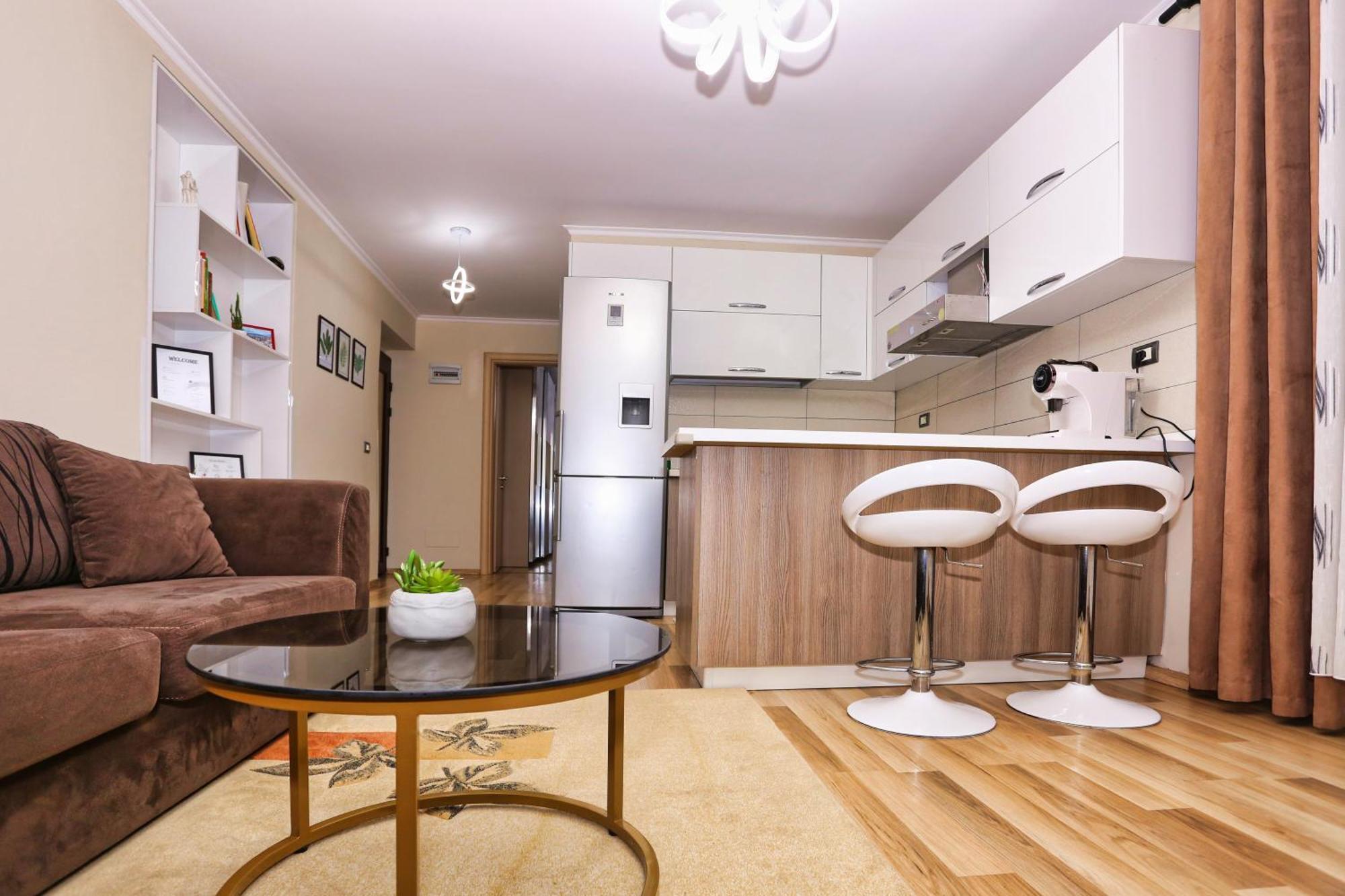 R&B City Center Apartment Tirana Esterno foto