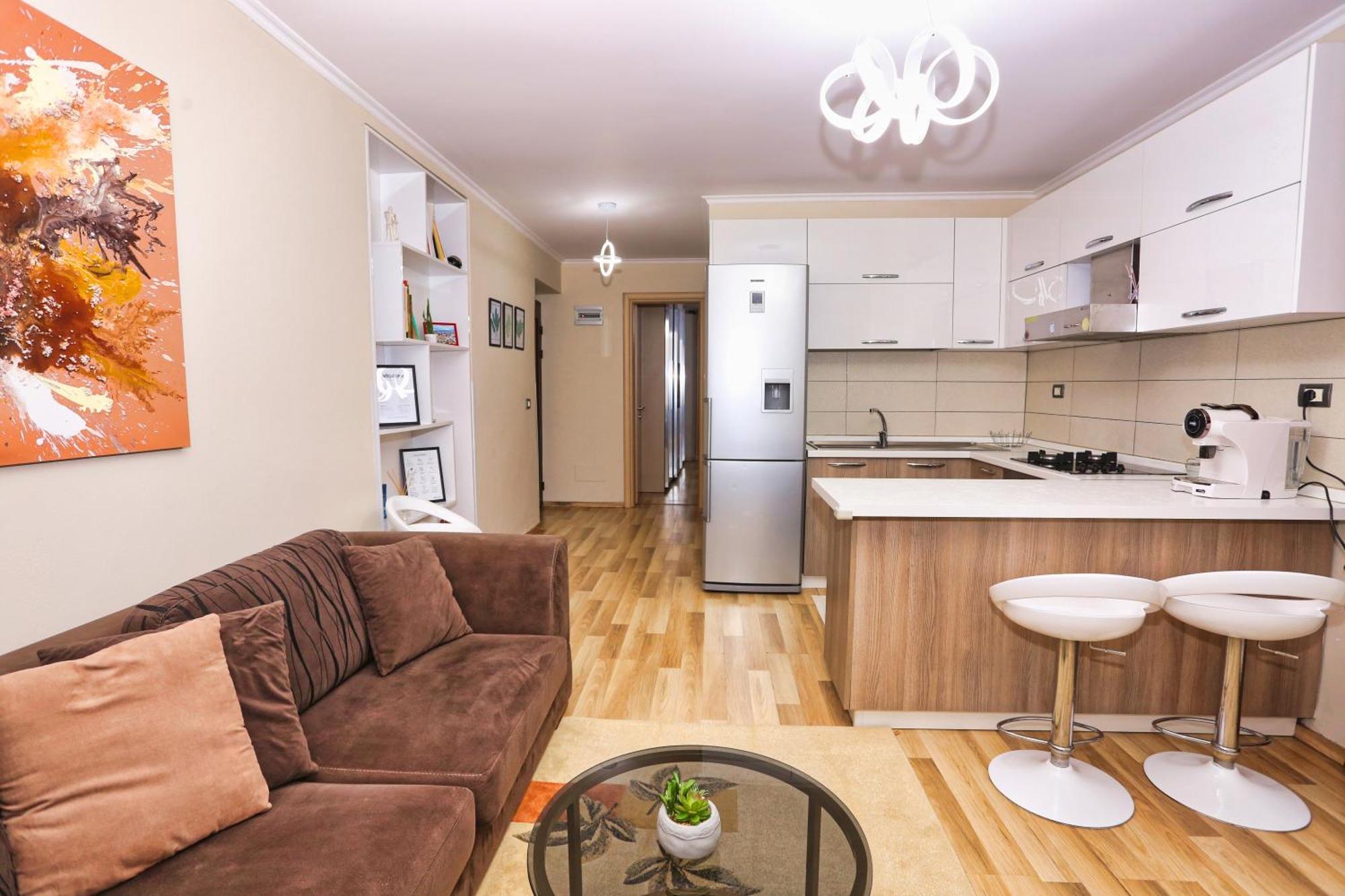 R&B City Center Apartment Tirana Esterno foto