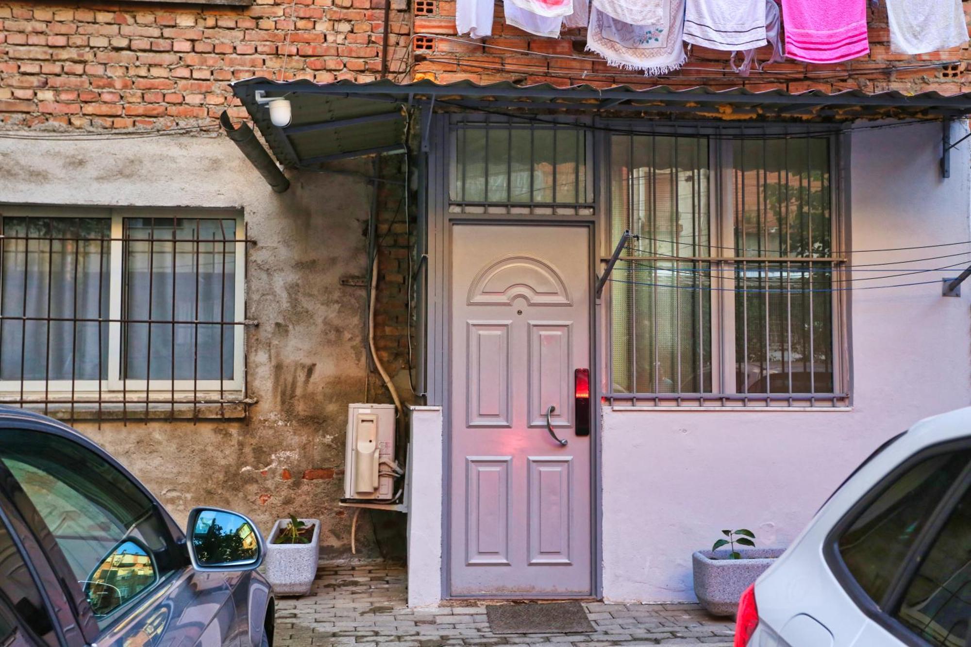 R&B City Center Apartment Tirana Esterno foto
