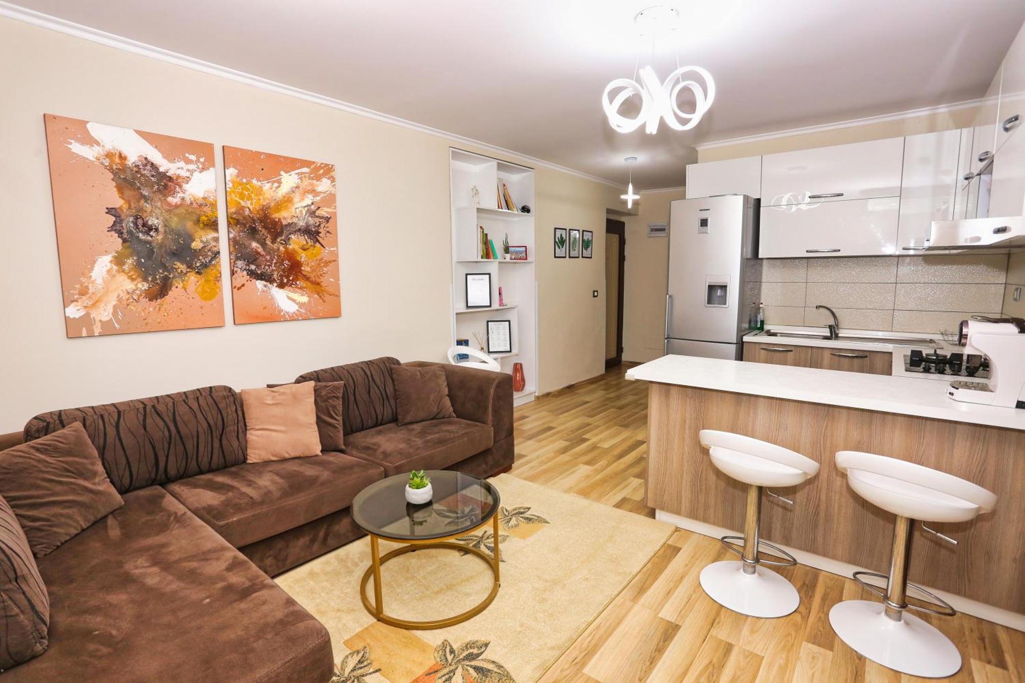 R&B City Center Apartment Tirana Esterno foto